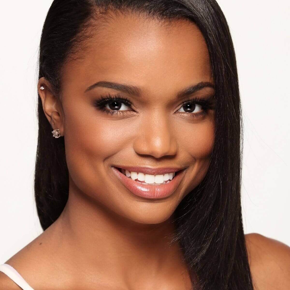 4 - in - 1 Foundation Stick Cream - to - Velvet Matte Foundation - PÜR Beauty